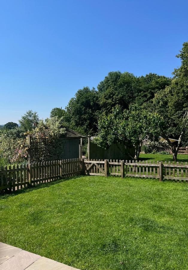 Cwm Lodge, An Idyllic Retreat In The Heart Of Herefordshire! Bagian luar foto